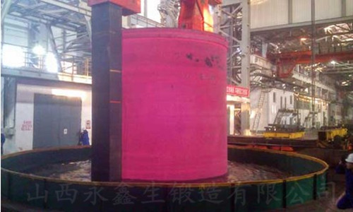 重型筒鍛件淬火時(shí)