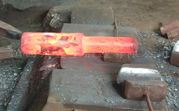 鍛造廠加工軸類鍛件時(shí)產(chǎn)生的氧化皮